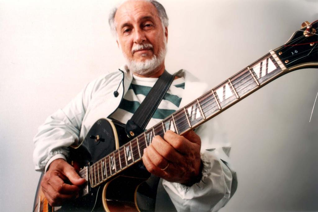Roberto Menescal.